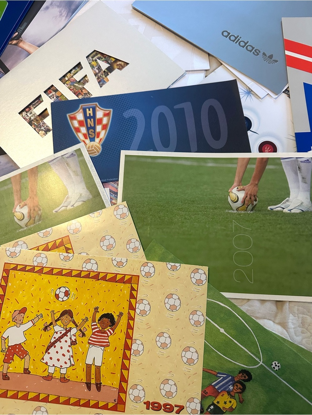 FIFA Soccer Memorabilia – Dick Howard Archive 40 Letters & Cards (1971–2011 - Picture 8 of 14